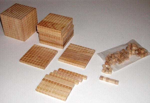 Colored cubes, 150 cubes, made out of RE-WOOD®, in a cotton bag